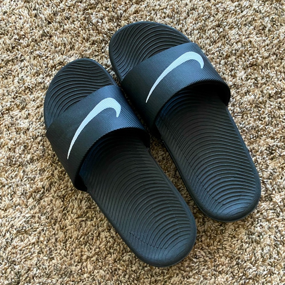NEW Nike Slides